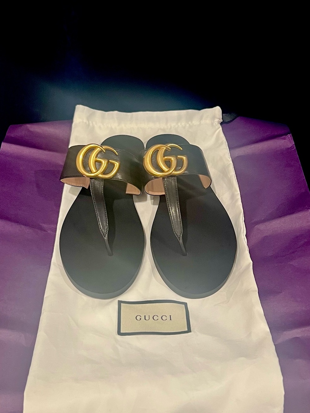 Gucci Leather Thong Sandals Double G Marmont Black Gold Size 39